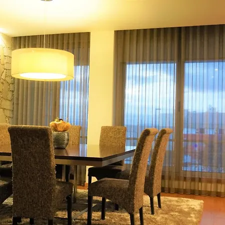 Lovely 3-Bedroom Apartment With Indoor Fireplace
