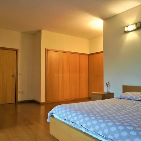 Apartamento Lovely 3-Bedroom Apartment With Indoor Fireplace *