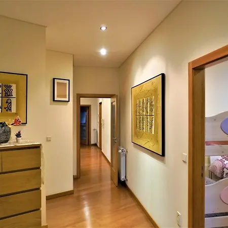 Lovely 3-Bedroom Apartment With Indoor Fireplace Apartamento Braga