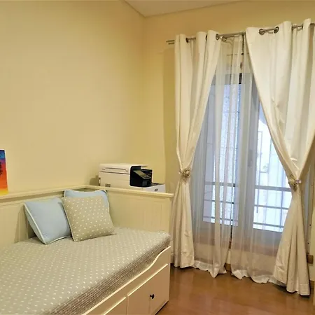 Apartamento Lovely 3-Bedroom Apartment With Indoor Fireplace Braga