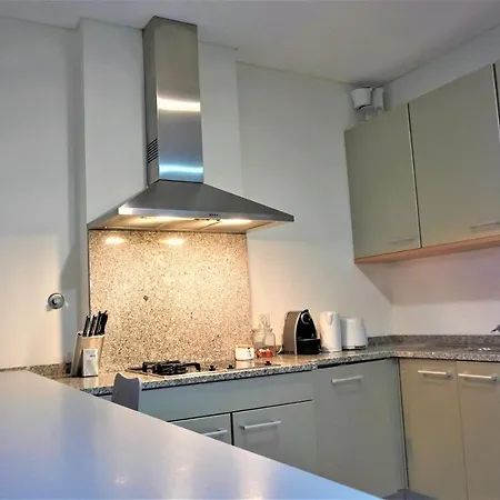 Lovely 3-Bedroom Apartment With Indoor Fireplace Apartamento
